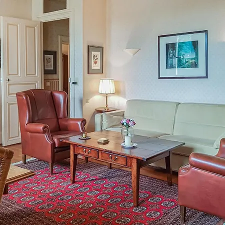 1 Bedroom Stunning In *