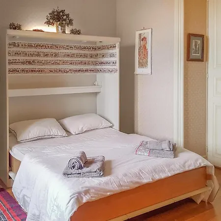 Appartement 1 Bedroom Stunning In *